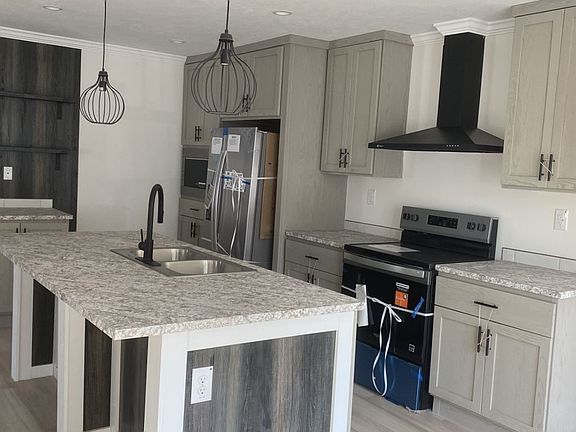 2nd image of 4221 Leopard Cir #176
