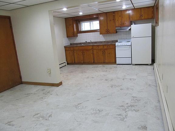 4th image of 14 Billow Ave #1
