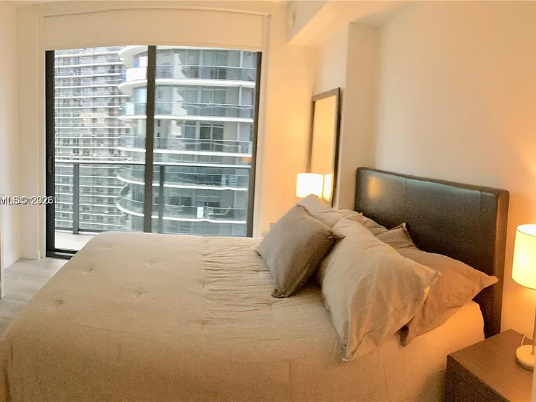 55 SW 9th St #2901 — Photo 11