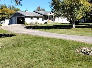 9766 Amanda Dr, Fowlerville, MI 48836