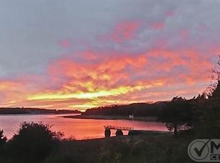 11 Snug Harbor Ln, Falmouth, MA 02540