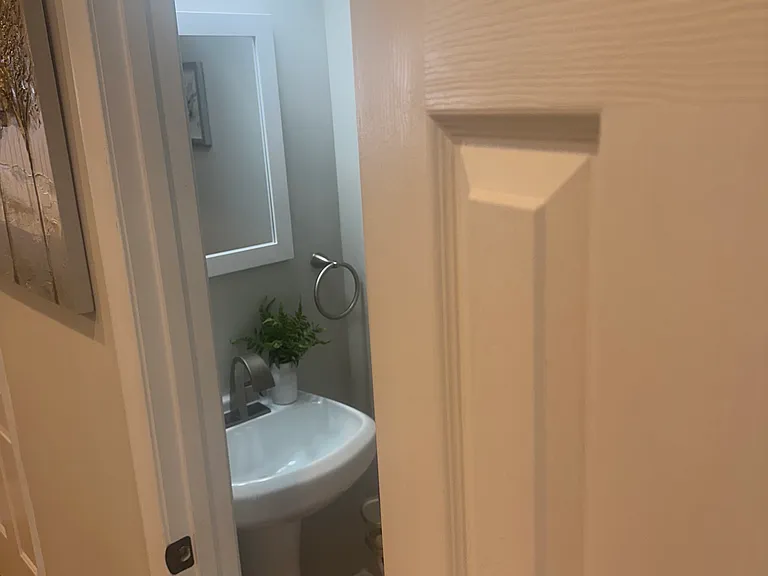 3207 Sherman Ave NW — Photo 2