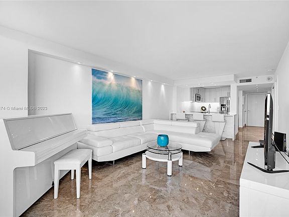 3rd image of 2555 Collins Ave APT 707