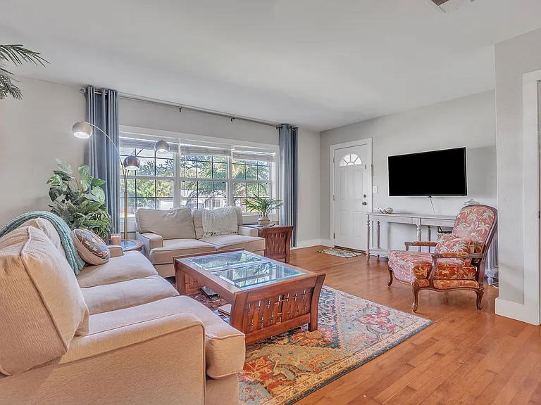 276 Brookline Ave — Photo 9