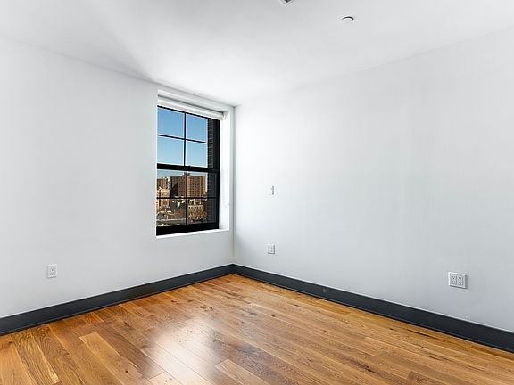4th image of 340 E 117th St #6C