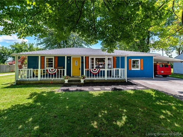 8 Maple Street, Sellersburg, IN 47172
