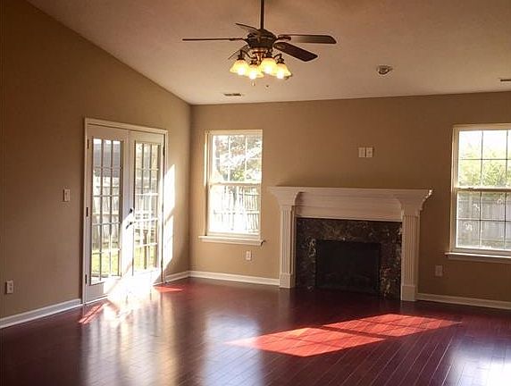 3rd image of 6429 Lonestar Dr