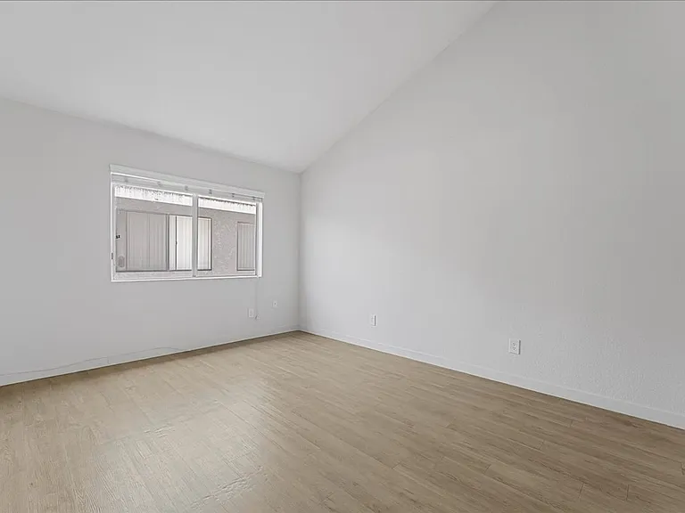 14523 Freeman Ave #6 — Photo 10