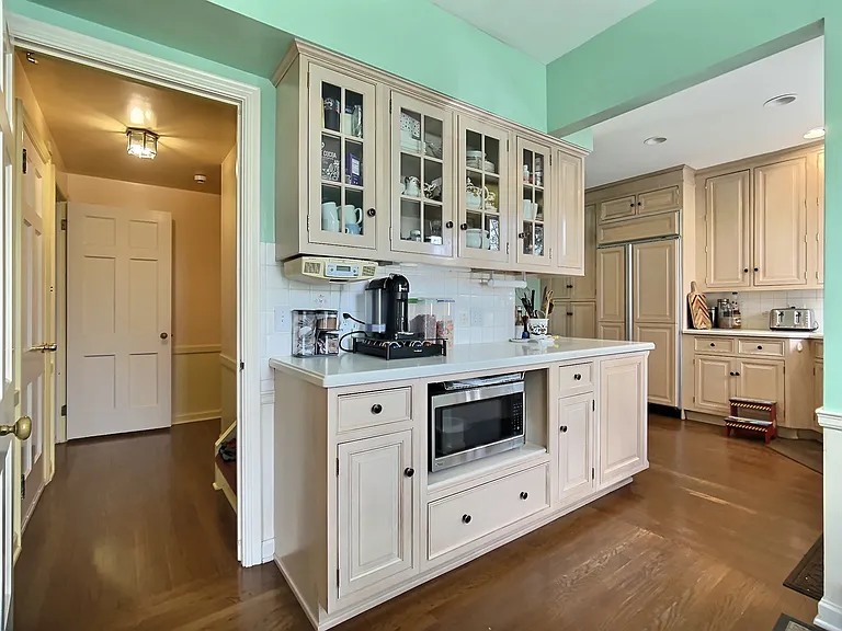 14575 Shaker Blvd — Photo 10