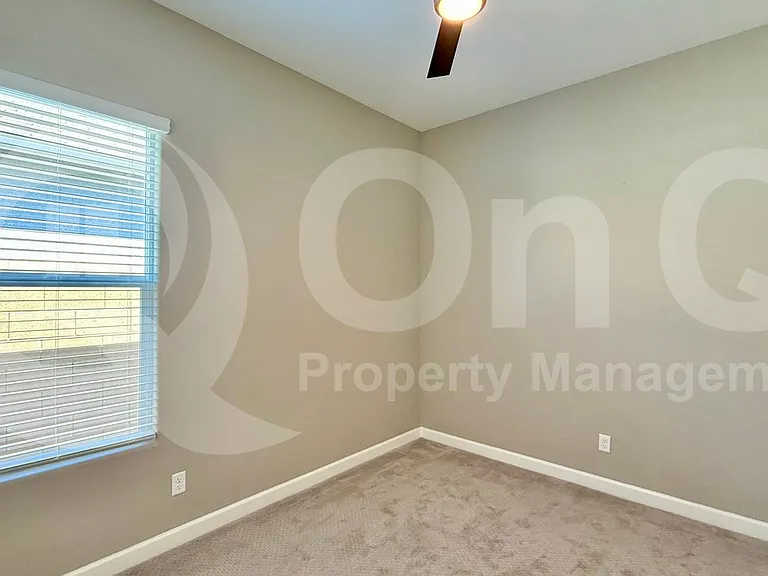 40847 W Hillman Dr — Photo 11