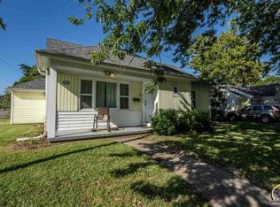 3742 SW Churchill Rd, Topeka, KS 66604