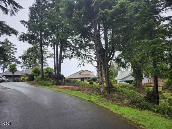 452 Summit View Ln, Gleneden Beach, OR 97388