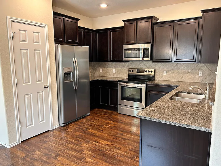 1309 Juneberry Park Dr — Photo 6