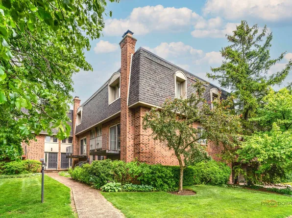 1111 S Waukegan Rd Unit 4, Lake Forest, IL 60045