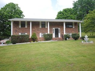 1917 Eric Dr, Rossville, GA 30741