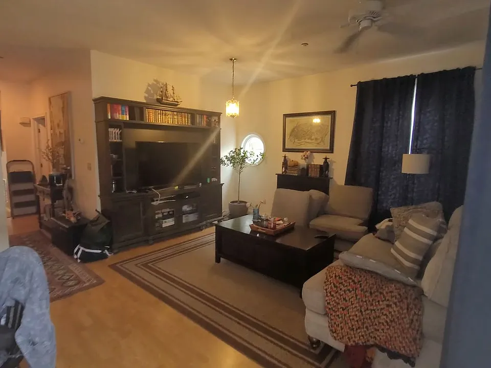 8 Glencoe St #3