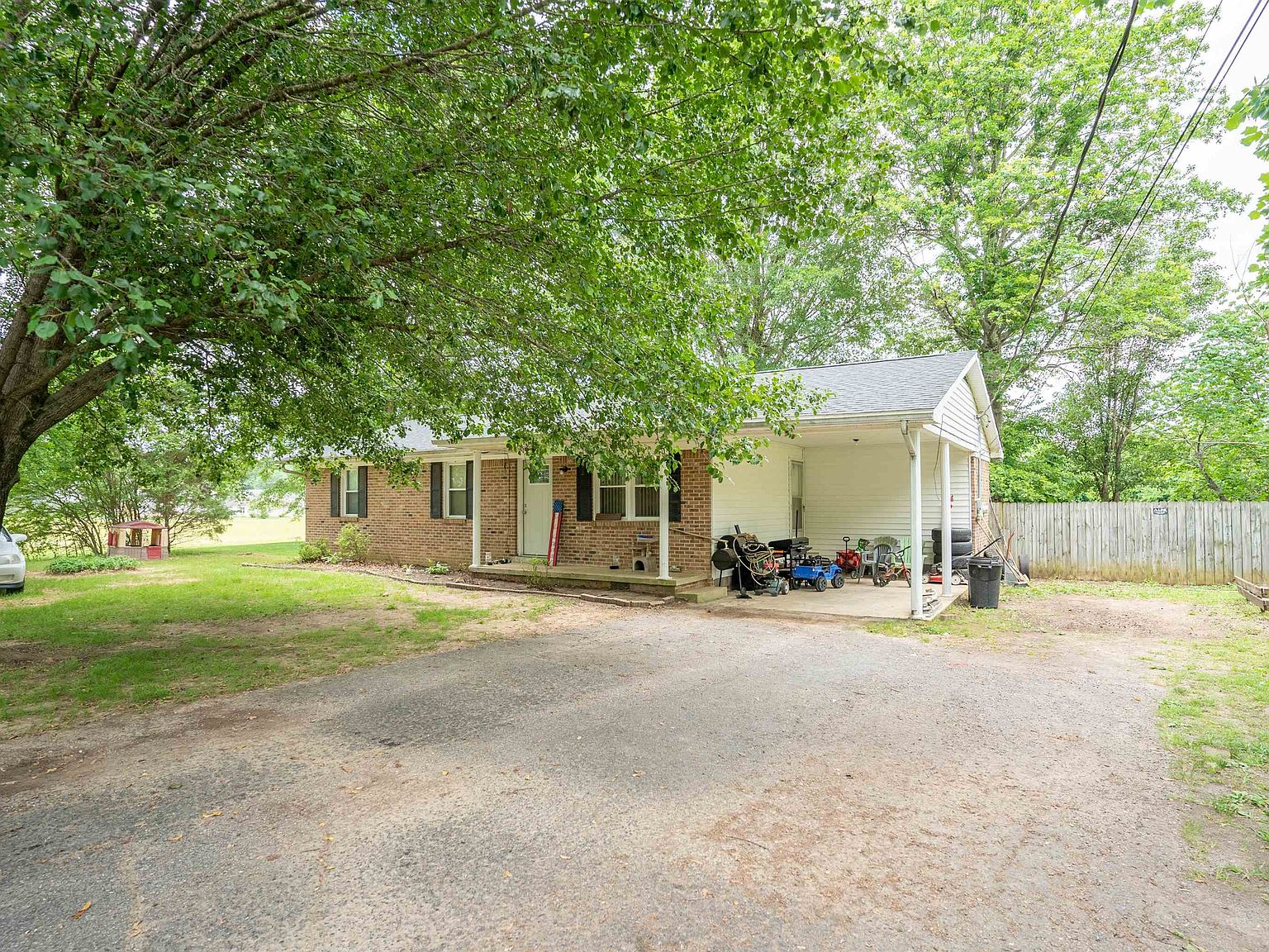 825 Sanford St, Henderson, TN 38340 Zillow
