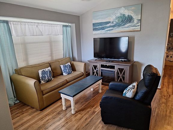 3rd image of 518 W Clam Cir #518