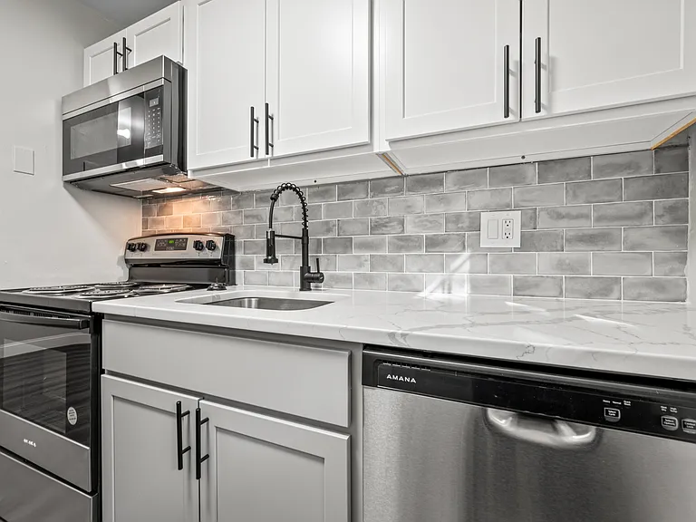 193 High St #B2 — Photo 5