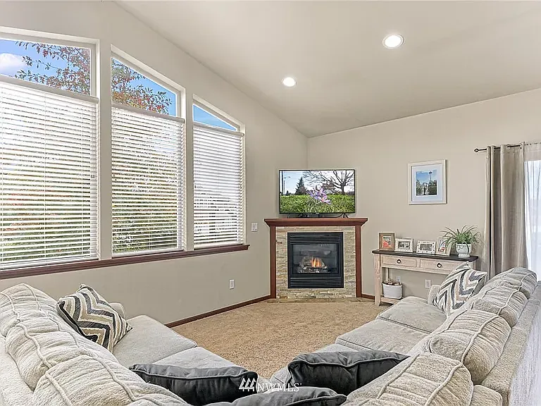 5239 Arrow Ct — Photo 2