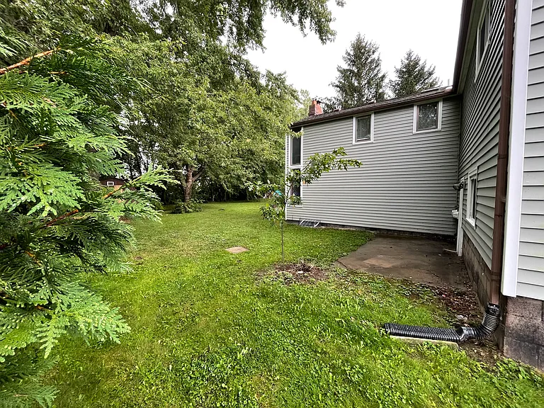 18 Spencer Rd #18 — Photo 3