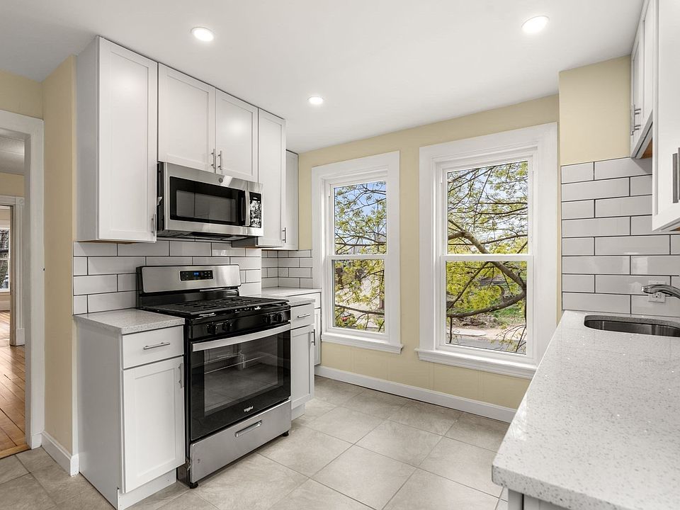 1st image of 10 Royal St #2
