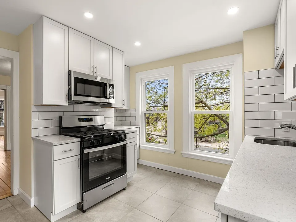 10 Royal St #2