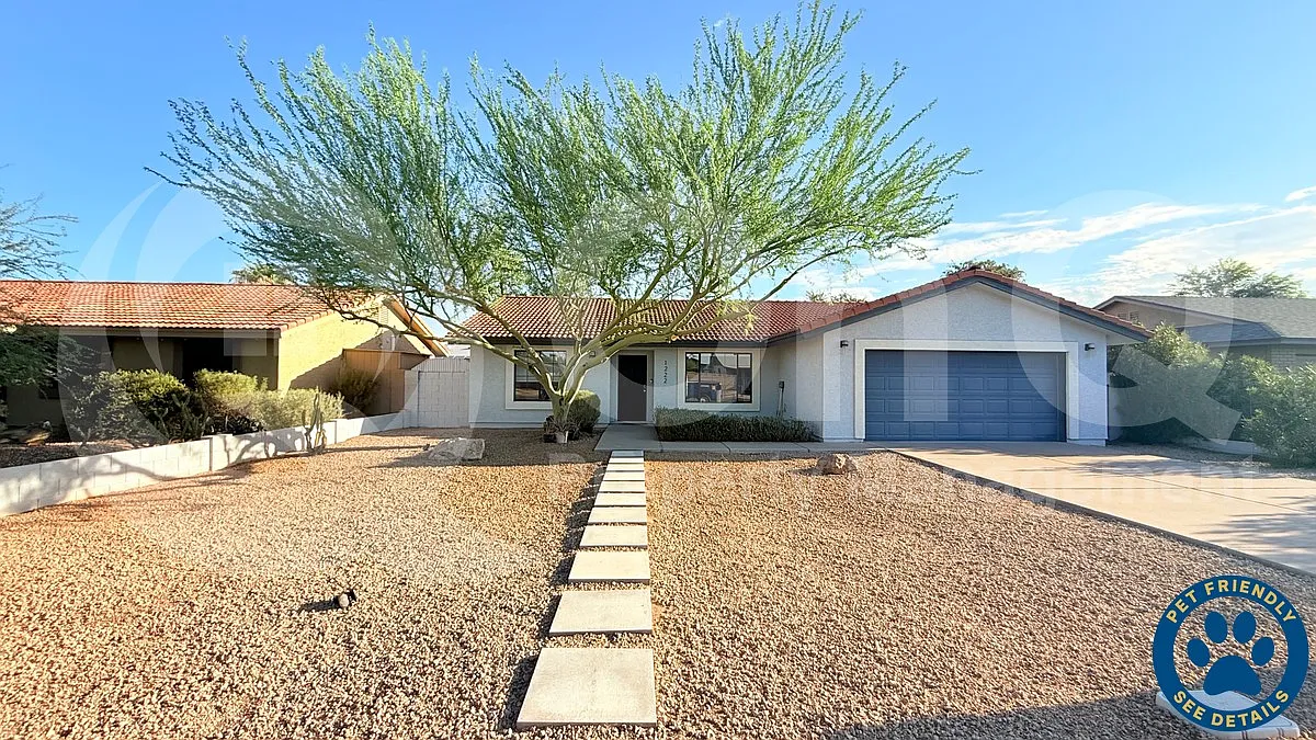 3 bed, 2.0 bath, 1663 sqft, $2,799 — Photo 1