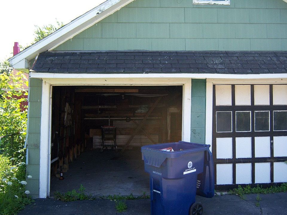 2nd image of 137 Folger St