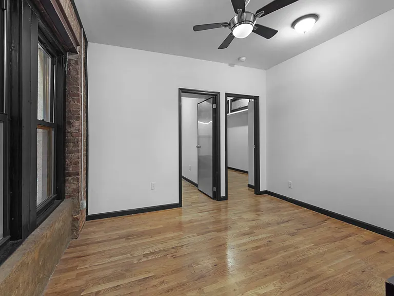 346 E 13th St #4 — Photo 5
