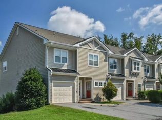 94 Foxden Dr, FLETCHER, NC 28732