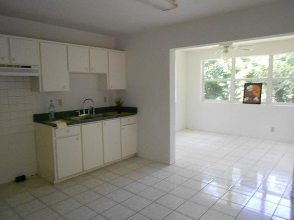 3rd image of 221 Haynes St