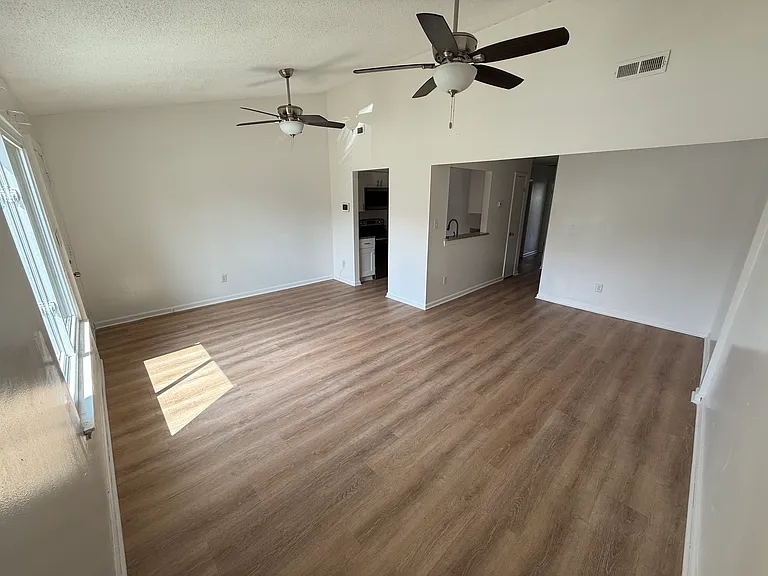 3916 Buchanan Dr — Photo 13