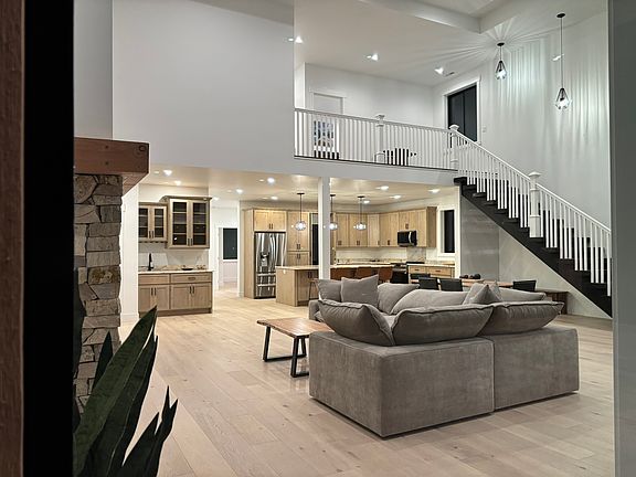 3rd image of 111 Freedom Way