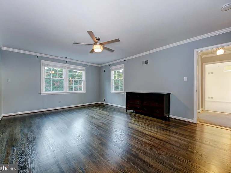 4509 Tournay Rd — Photo 7