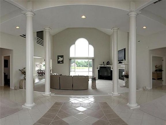 2nd image of 1200 Charlton Ct