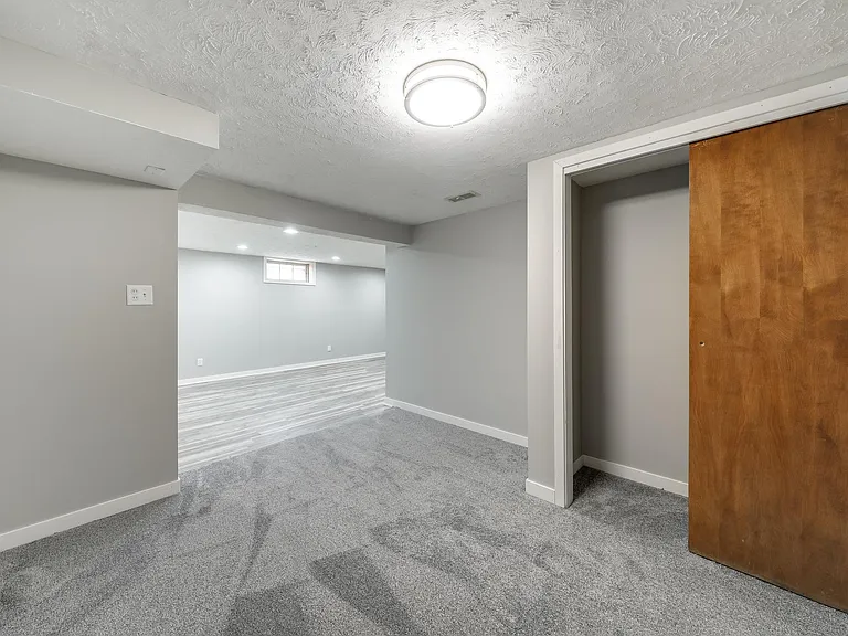 812 S 49th St — Photo 18