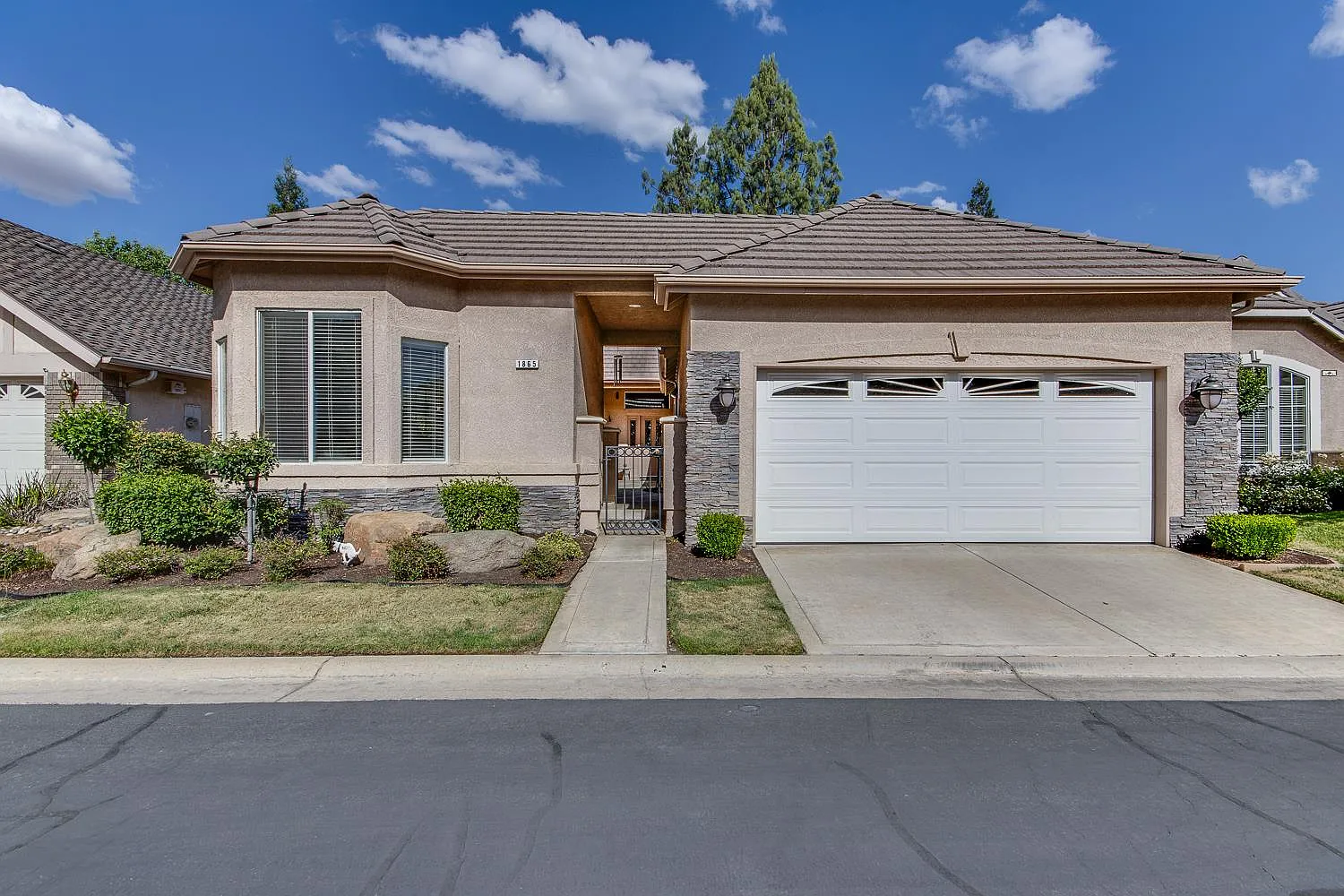 1865 Stonebrook Ln photo 1