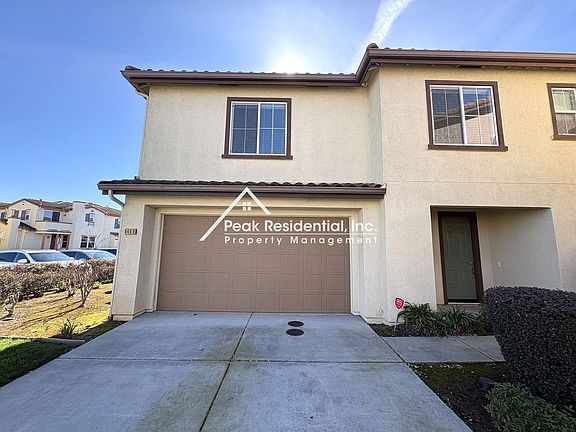 2nd image of 8469 Crystal Walk Cir