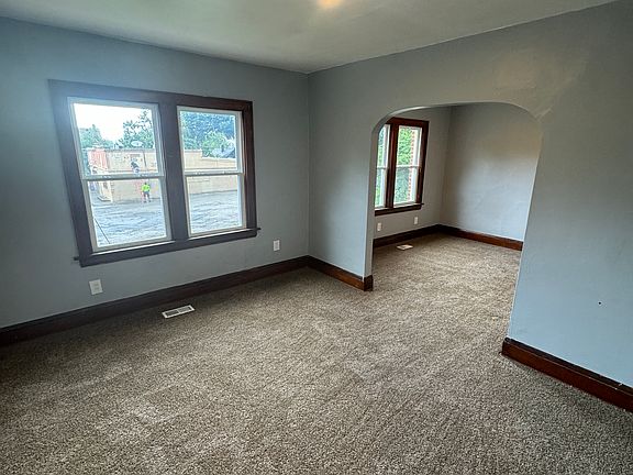 5th image of 235 S Arlington St #1