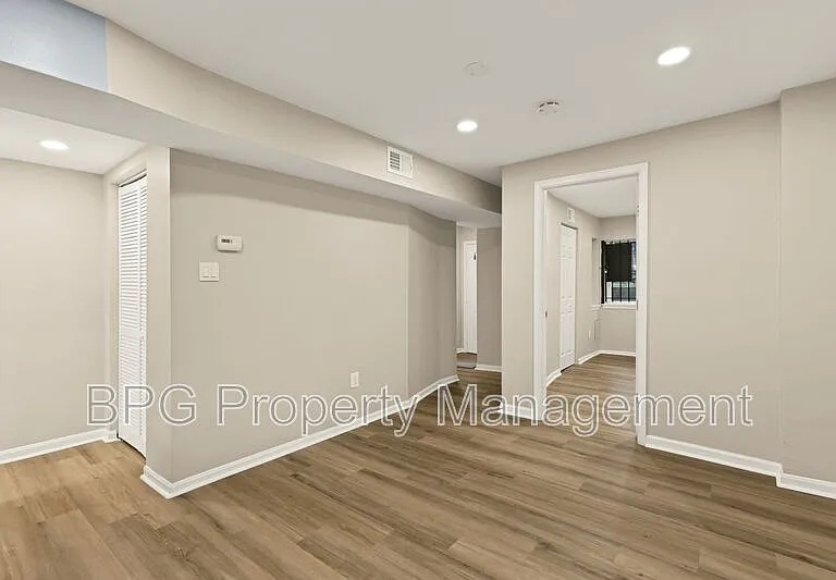 1033 5th St NE #BASEMENT — Photo 8
