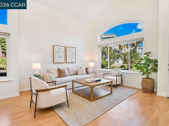 3rd image of 2246 Bridgeport Way