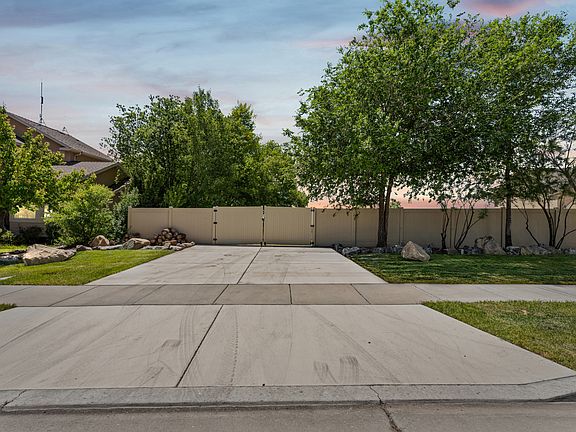 4th image of 10479 N Colonial Dr