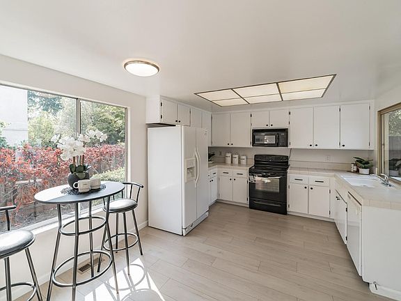 3rd image of 7646 Barnhart Pl