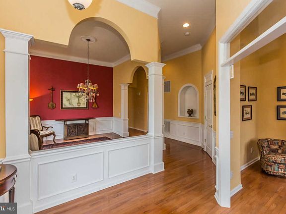 4th image of 109 Violet Dr