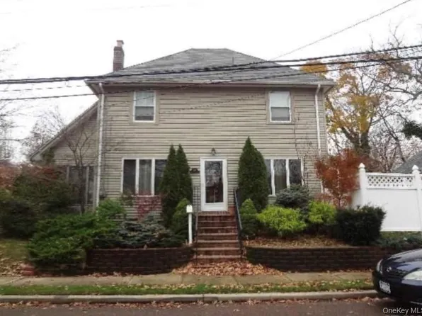 689 Stanton Avenue, North Baldwin, NY 11510