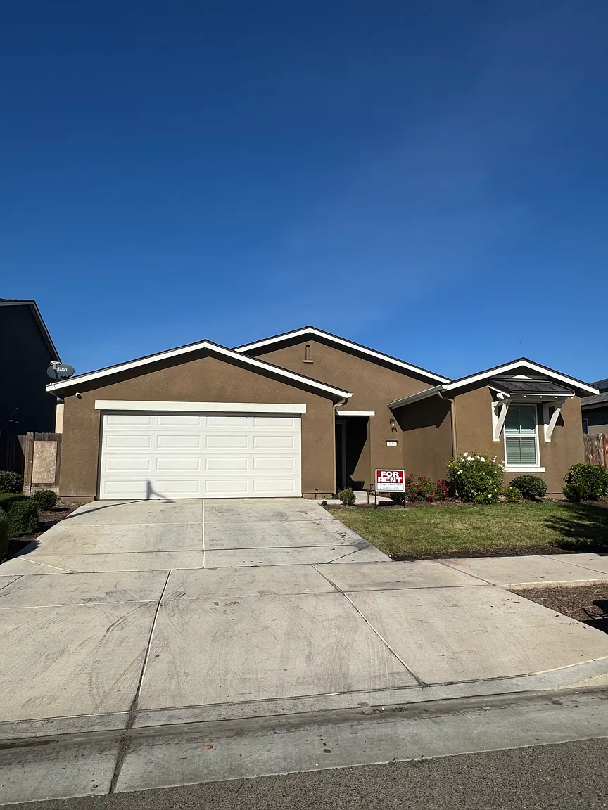 677 Suzanne Dr photo 1