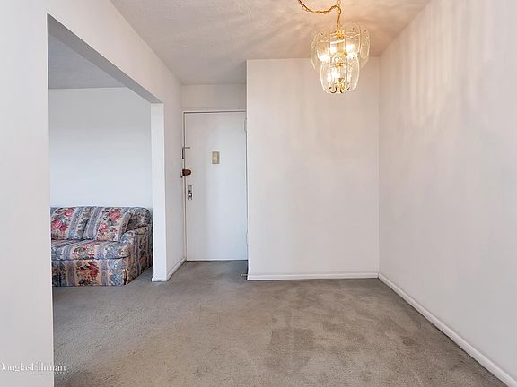 3rd image of 704 Palmer Ct APT 2E