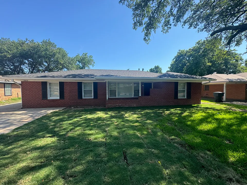 2613 Plantation Dr