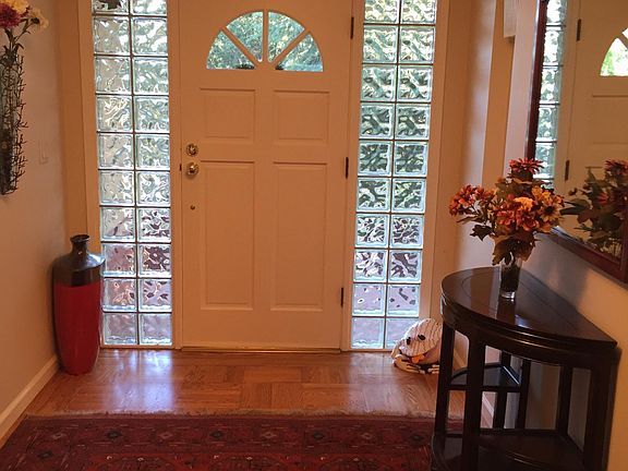 3rd image of 108 Kathy Ct
